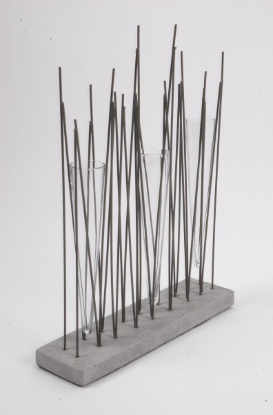 Mania Design-Vase PFEIL 3 aus Glas, Holz, Metall, modern